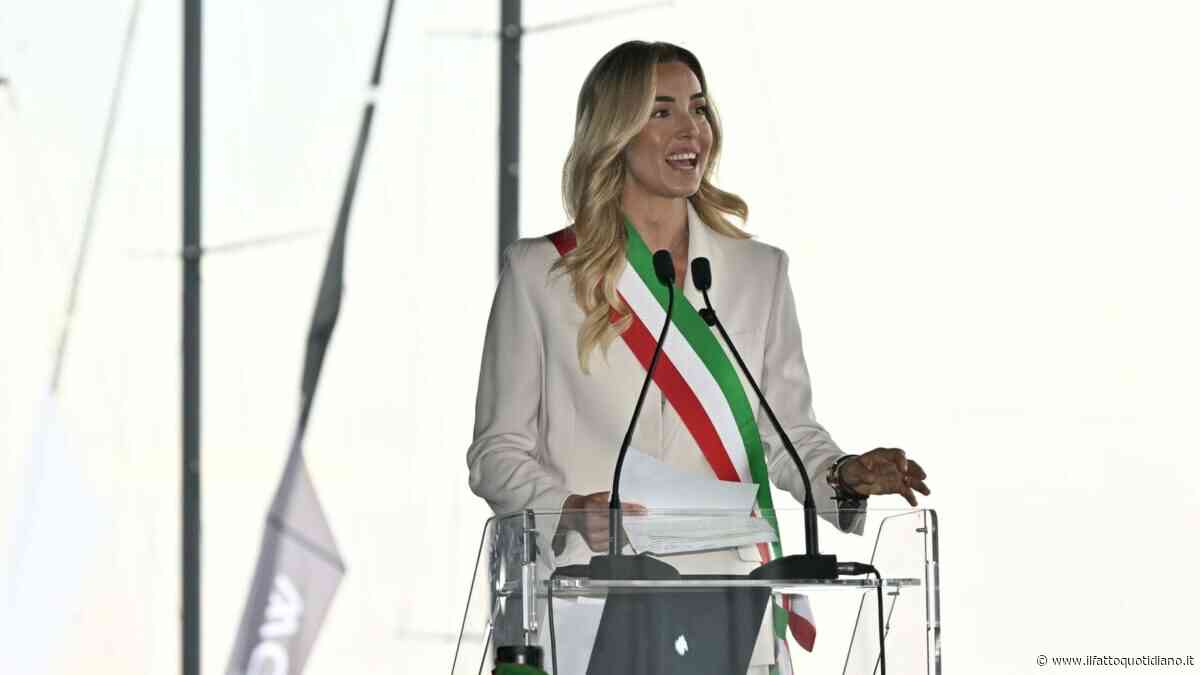 Salone nautico Genova, Salis esclusa dal taglio del nastro: il Pd accusa il governo. Meloni “dispiaciuta” chiama la sindaca