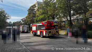 Feueralarm an Hochschule Rosenheim: Schüler aus Gebäude evakuiert