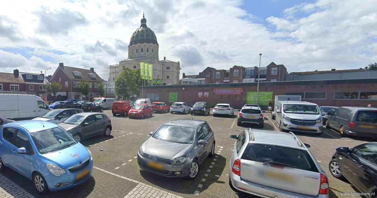 ‘Bij hoge parkeerdruk heb ik 10 tot 20 procent minder klanten’: meer parkeerplaatsen nodig in Oudenbosch