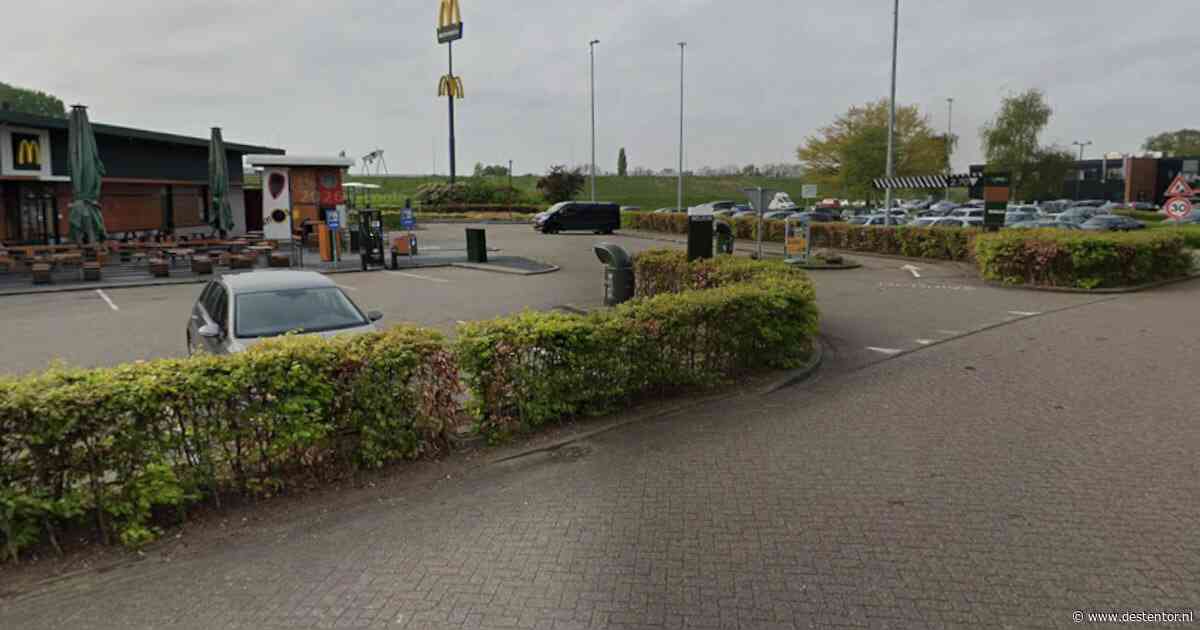 Drugsdeal op parkeerplaats in Deventer leidt agenten naar woning: daar doen ze enorme vondst