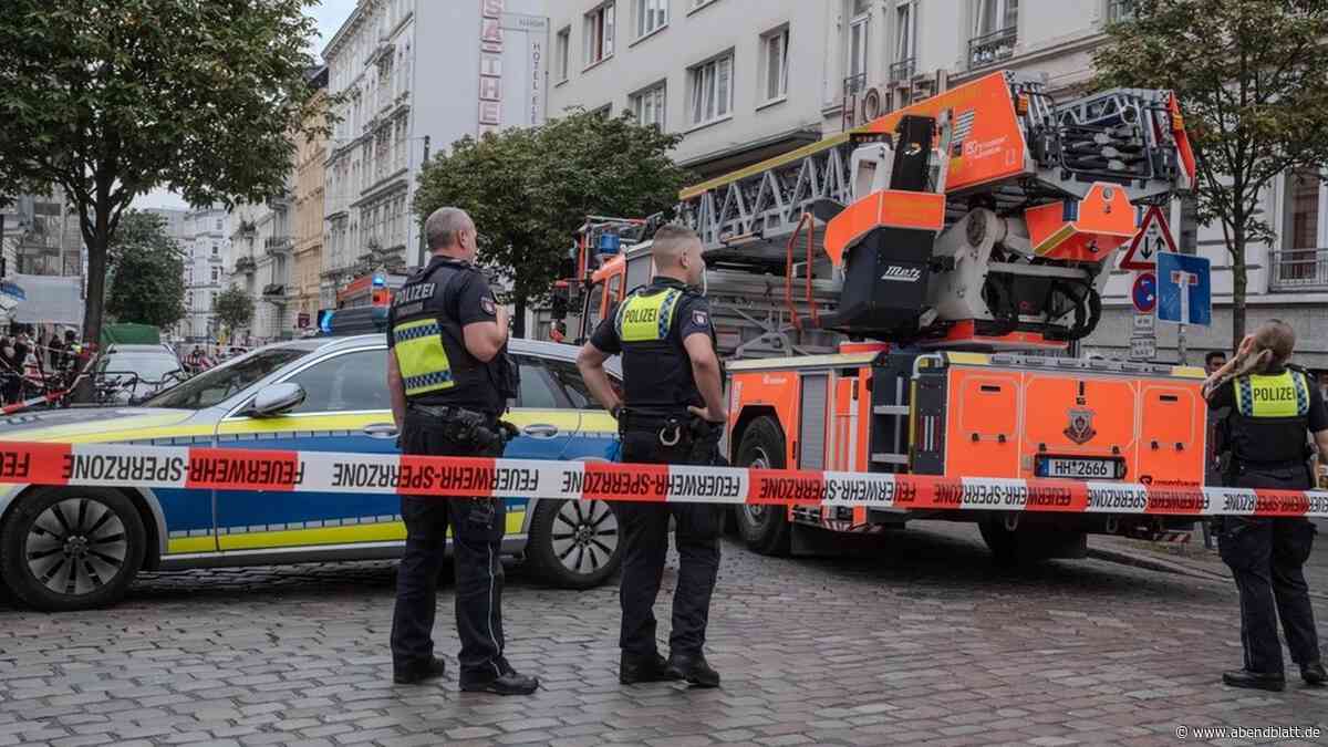Risse entdeckt, Haus evakuiert – jetzt wird das Gebäude in St. Georg abgestützt