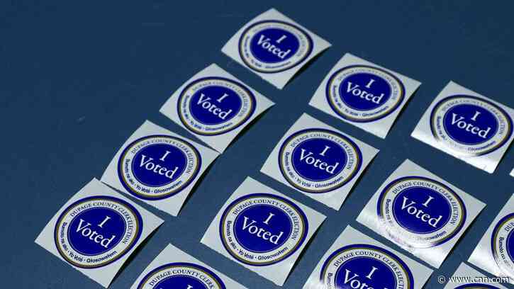 Early voting data shows emerging signs of a Democratic advantage in the midterms