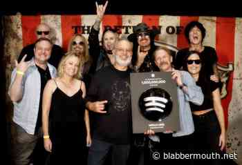 MÖTLEY CRÜE's 'Kickstart My Heart' Joins SPOTIFY's 'Billions Club'