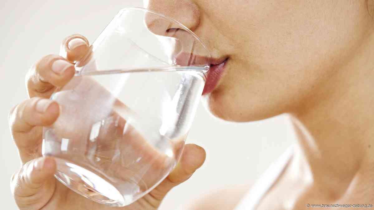 Hilft Heilwasser wirklich bei Osteoporose? Das sagt eine Expertin
