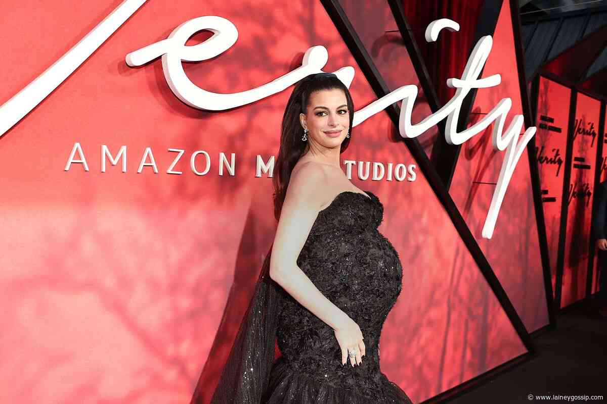 Anne Hathaway: Knicks, Oscar, Verity