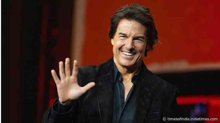 Tom Cruise recreates iconic ‘Risky Business’ dance, says he remembers ‘every frame’