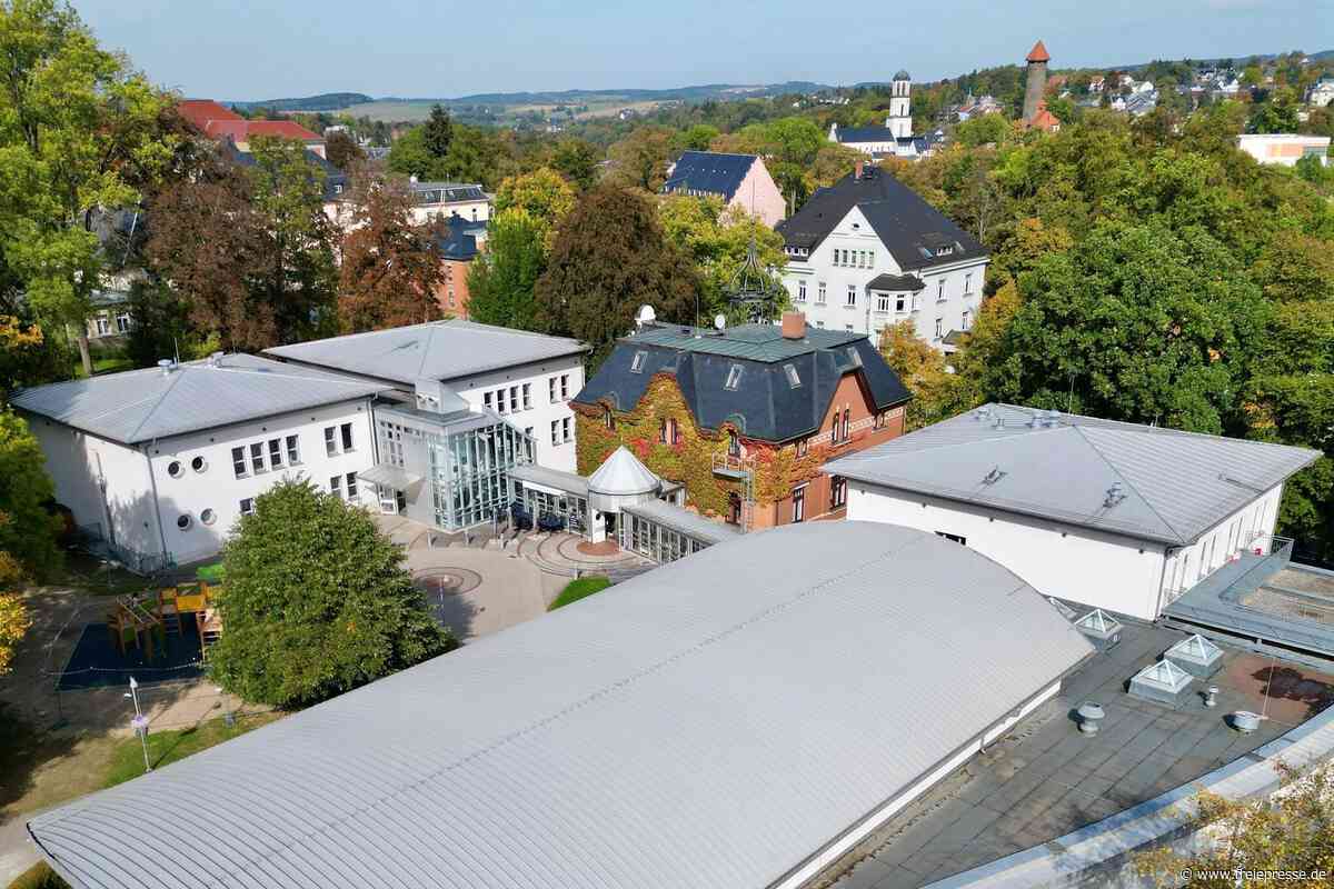 Auerbacher Schule erhält Millionenhilfe für Hallenbad: Gibt‘s bald Badespaß für alle?
