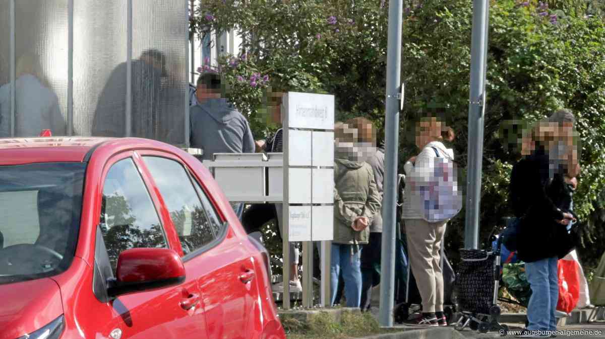 „Das ist ziemlich erniedrigend“: Augsburger Rentner erzählen, wie hart die Armut sie trifft