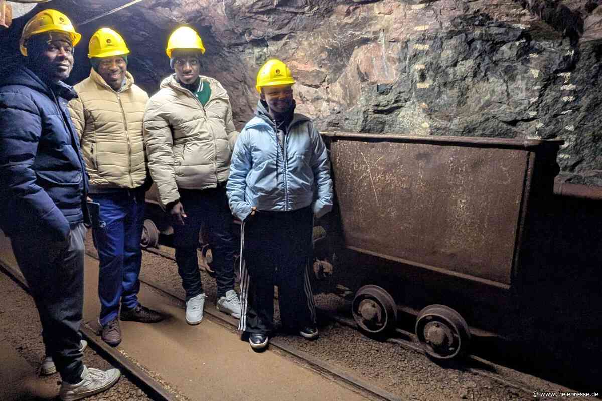 8000 Kilometer gereist und plötzlich braucht’s die Winterjacke: Gäste aus Botswana entdecken das Erzgebirge