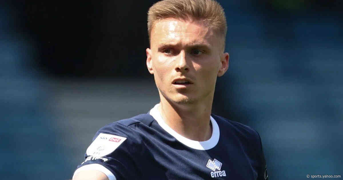 Leicester sign ex-Southampton midfielder Smallbone