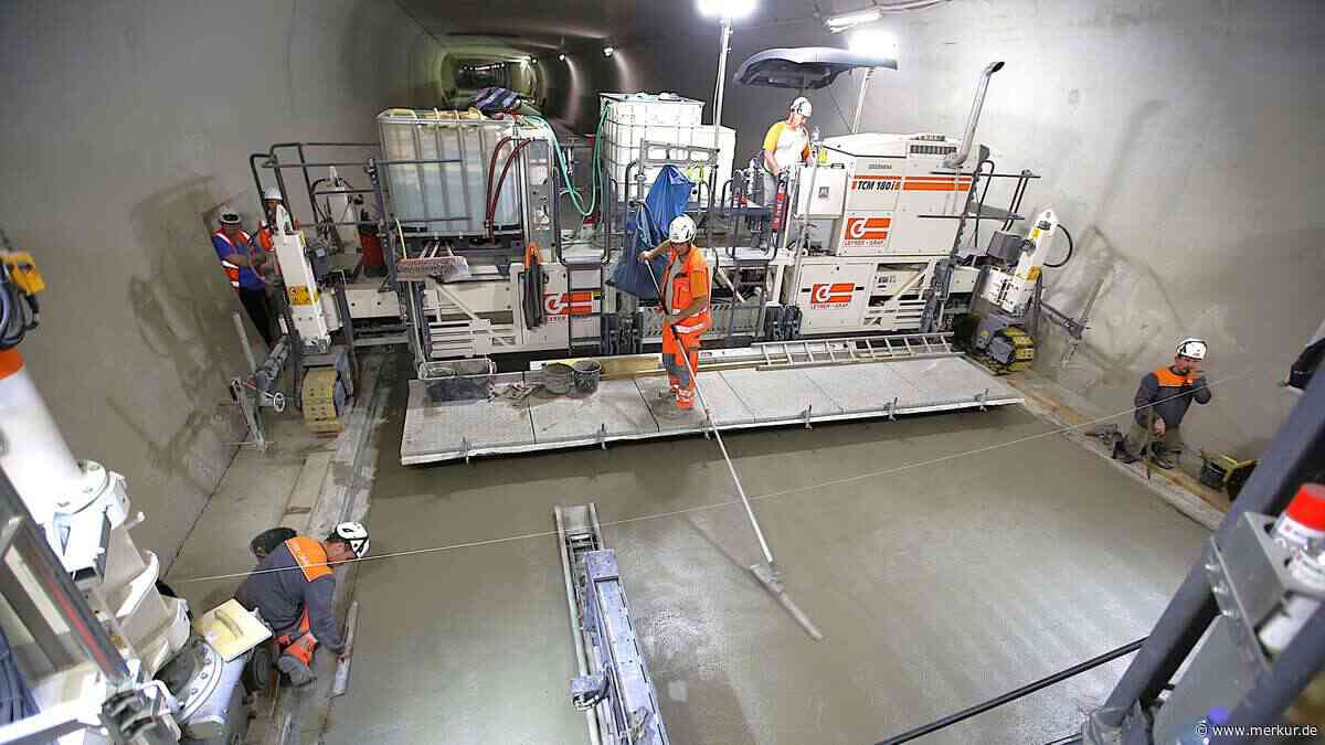Kramertunnel: 900 Meter Fahrbahn in wenigen Tagen betoniert