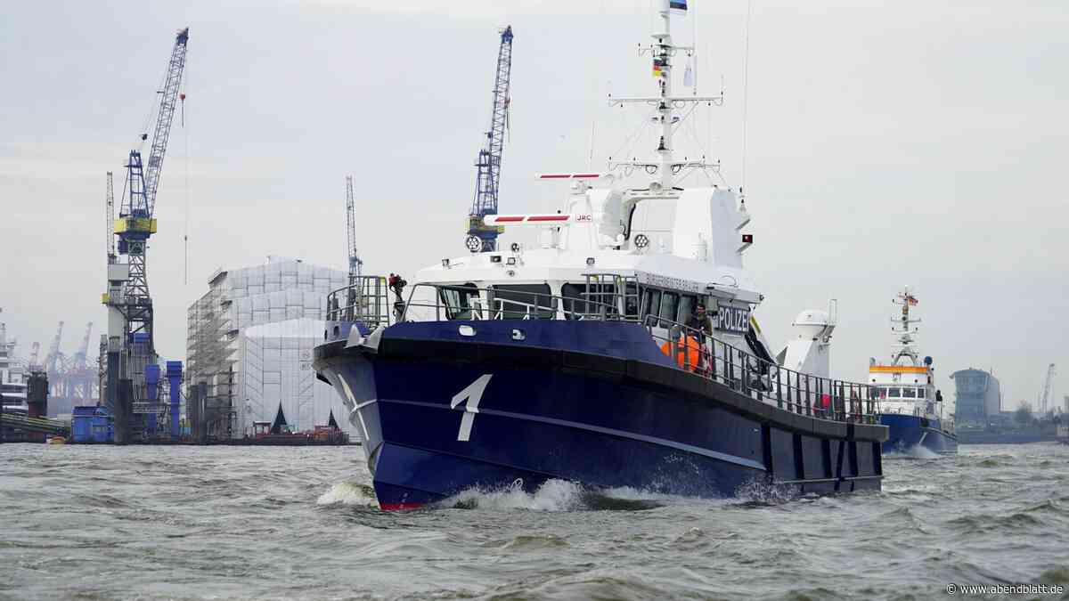 Großkontrolle der Wasserschutzpolizei: Ätzender Stoff auf Schiff falsch gelagert