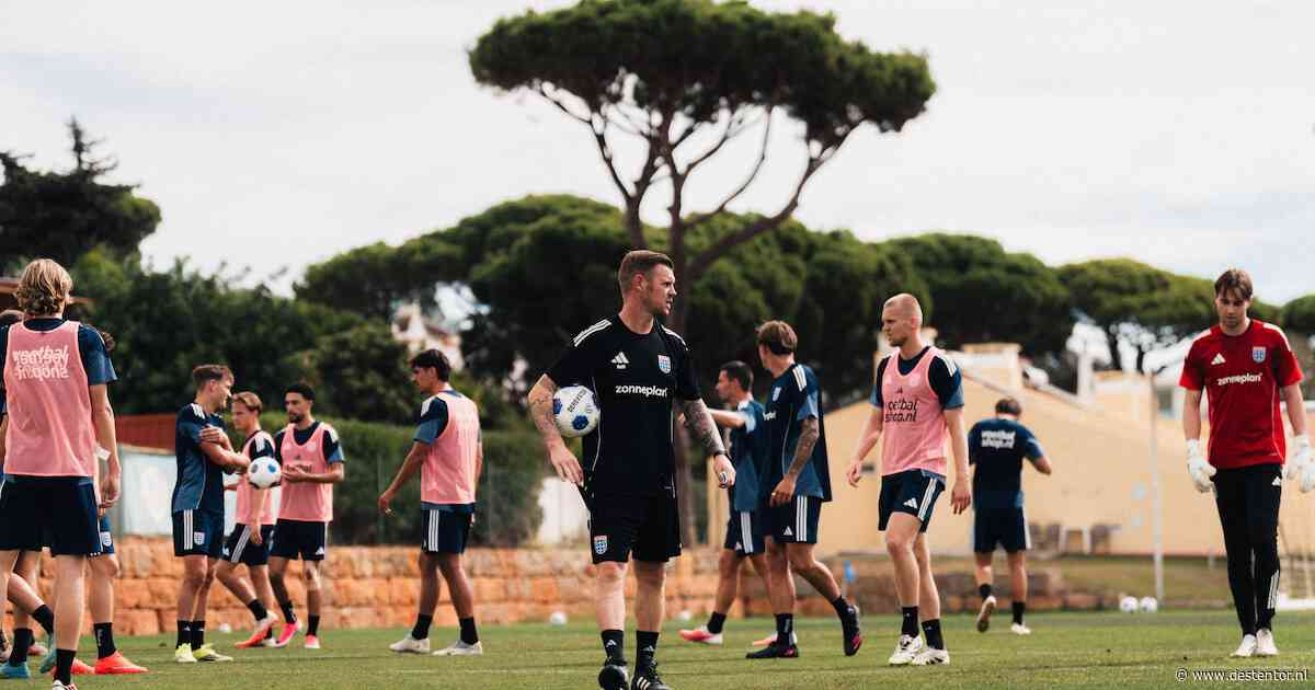 Voor de nieuwe assistent van PEC gaat het van profs tot team van zijn dochter: ‘Je haalt zelf de ballen uit de sloot’