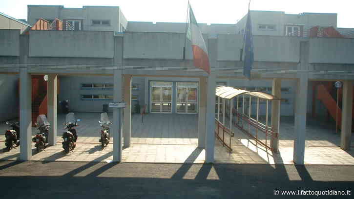 “Ci sarà una sparatoria a scuola”: un messaggio anonimo fa scattare i controlli con metal detector in un liceo di Roma