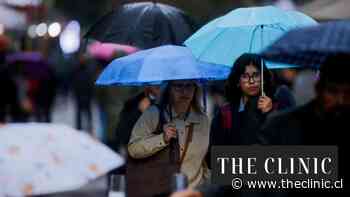 ¿A qué hora comienza a llover en Santiago?: Se esperan chubascos aislados para esta tarde en zonas precordilleranas