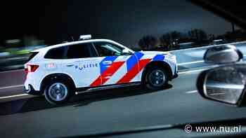 Automobilist in Limburg ramt politieauto, crasht en wordt aangehouden