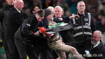 Protesters interrupt Ireland game over Israel