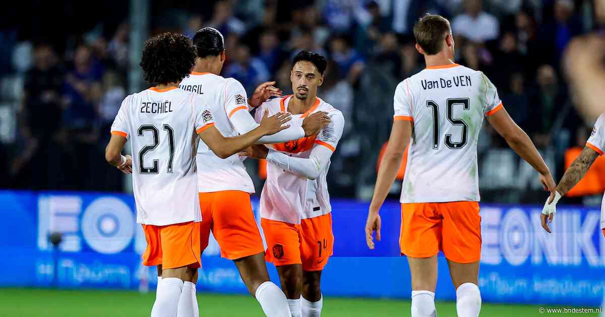 Oranje sleept in slotfase een punt uit het vuur en voorkomt eerste nederlaag onder Xavi