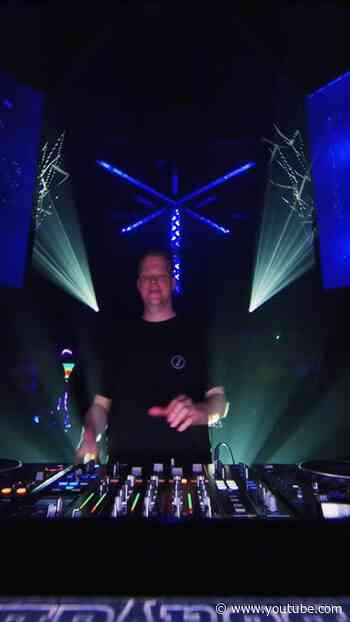 Ruben de Ronde spinning Blueberry by Probspot