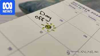 Which states get a public holiday on Monday?