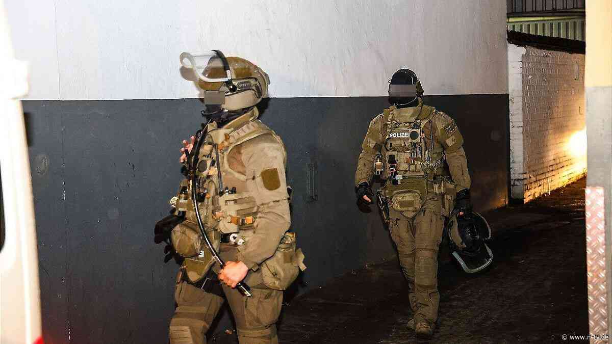 Nach Geheimdienst-Hinweis: SEK nimmt drei Terrorverdächtige in Nordrhein-Westfalen fest