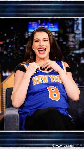 Jimmy surprises #AnneHathaway with a signed #Knicks jersey from #OGAnunoby 🥹 #FallonTonight