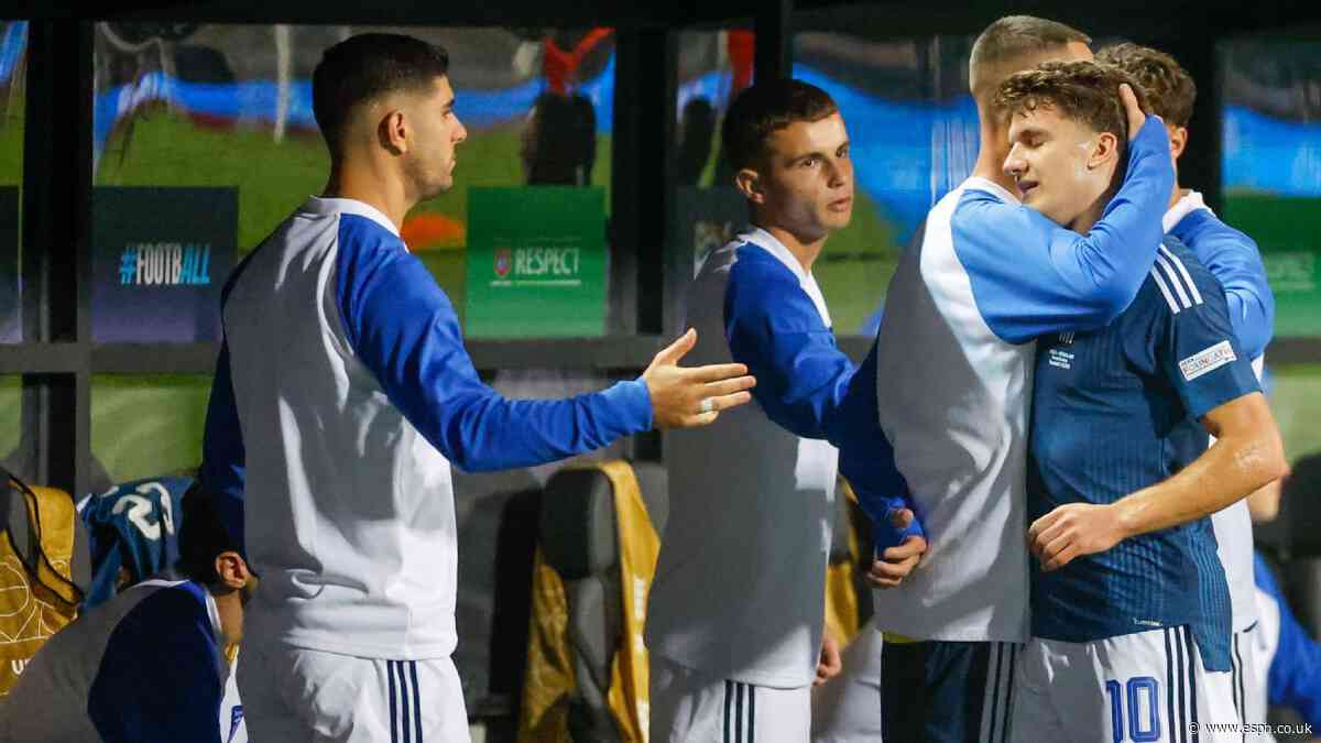 Arsenal's Tzolis limps off in Greece draw vs. Dutch