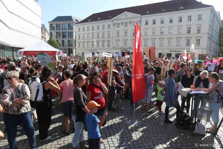 SOS – Kitas retten! Heute demonstrieren Sachsens Erzieher/-innen in Leipzig