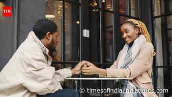 5 signs your crush is crushing back