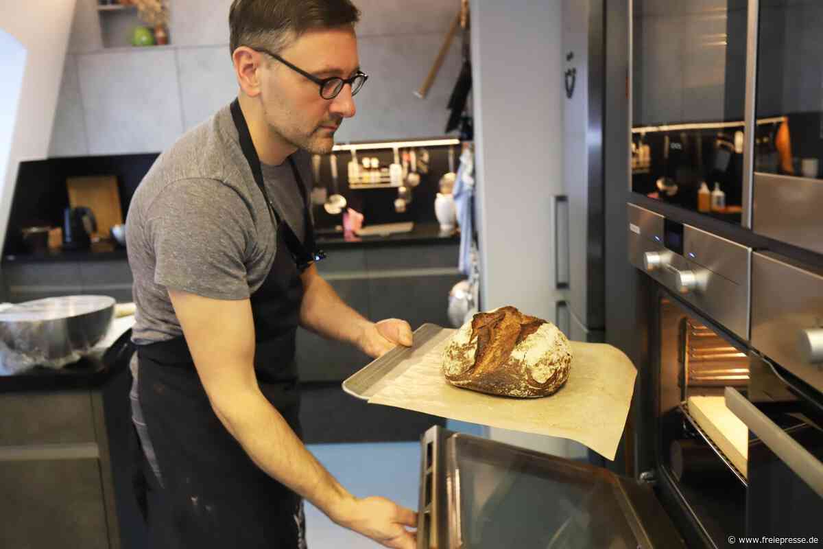 „Brotpapst“ Lutz Geißler stellt neues Brot-Buch in Freiberg vor