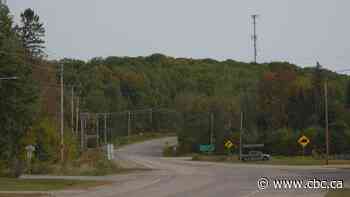 Cell service in the Pontiac still spotty despite election pledge