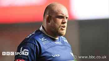 Scarlets' Domachowski out for two months