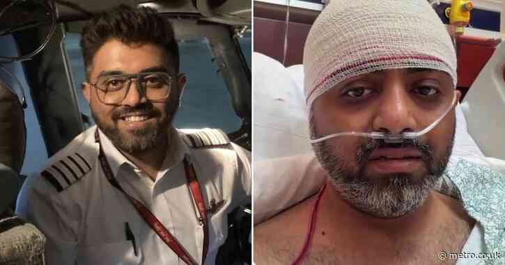 Flydubai pilot ‘opened cockpit door to let passengers come in to stop plunge’
