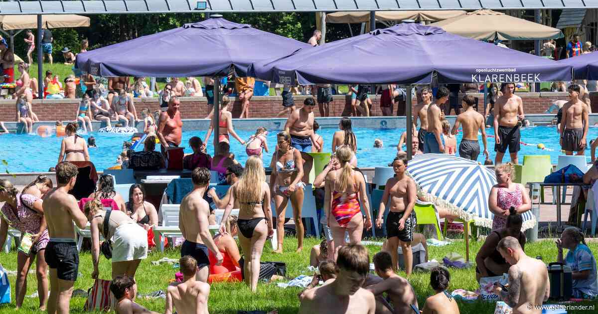 Code rood en lange rijen voor de kassa: hete zomer zorgt voor duizenden bezoekers extra bij buitenzwembaden