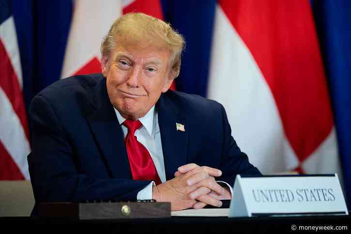 US stocks soldier on through adversity