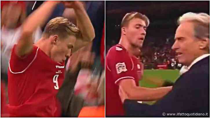 Incredibile Hojlund: segna, esulta alla Cristiano Ronaldo, poi va da Jorge Jesus e lo spinge. Il ct portoghese: “È un ragazzino”