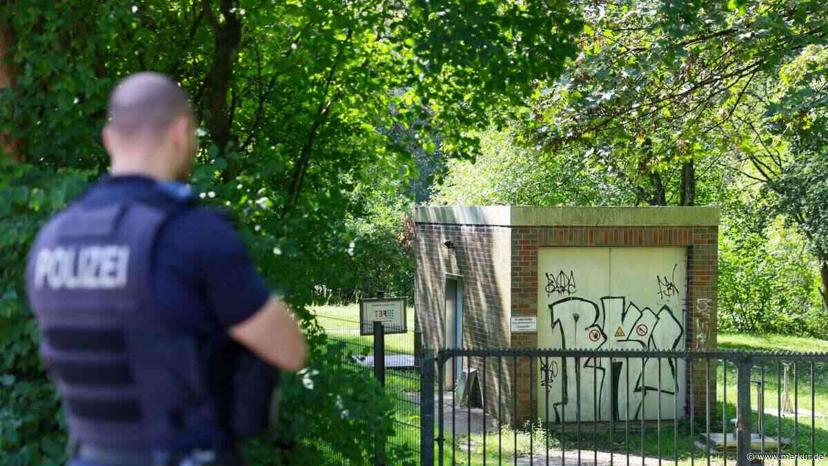 Razzia nach Nachrichten in Chatgruppe: Ermittler finden NS-Devotionalien und Kriegswaffen