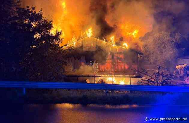 FW-SE: Großbrand auf landwirtschaftlichem Gehöft in Henstedt-Ulzburg. Vier Personen leicht verletzt