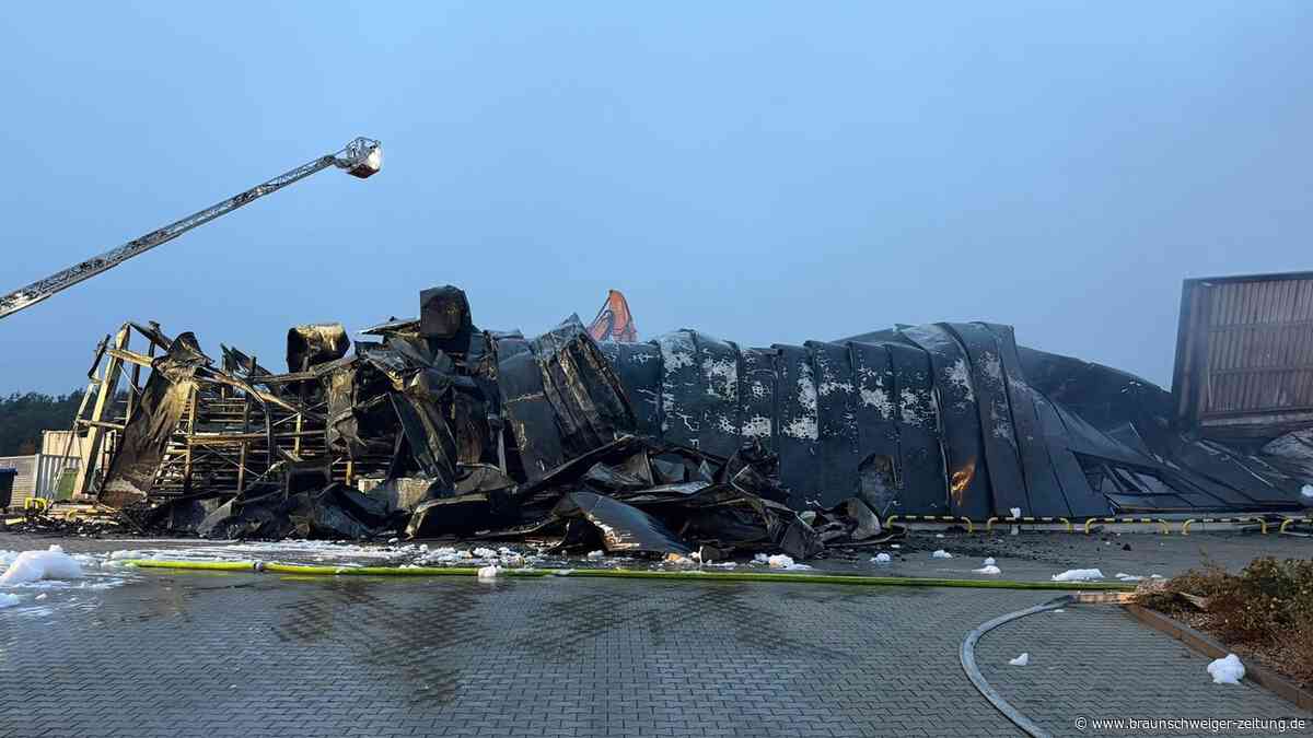 Großbrand in Helmstedt: Feuerwehr beendet Einsatz, Straßen wieder freigegeben