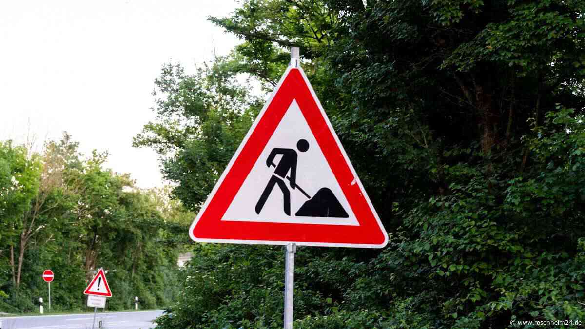 Baustelle am Wasserwachtsgebäude in Bruckmühl: Verkehrsbehinderungen erwartet