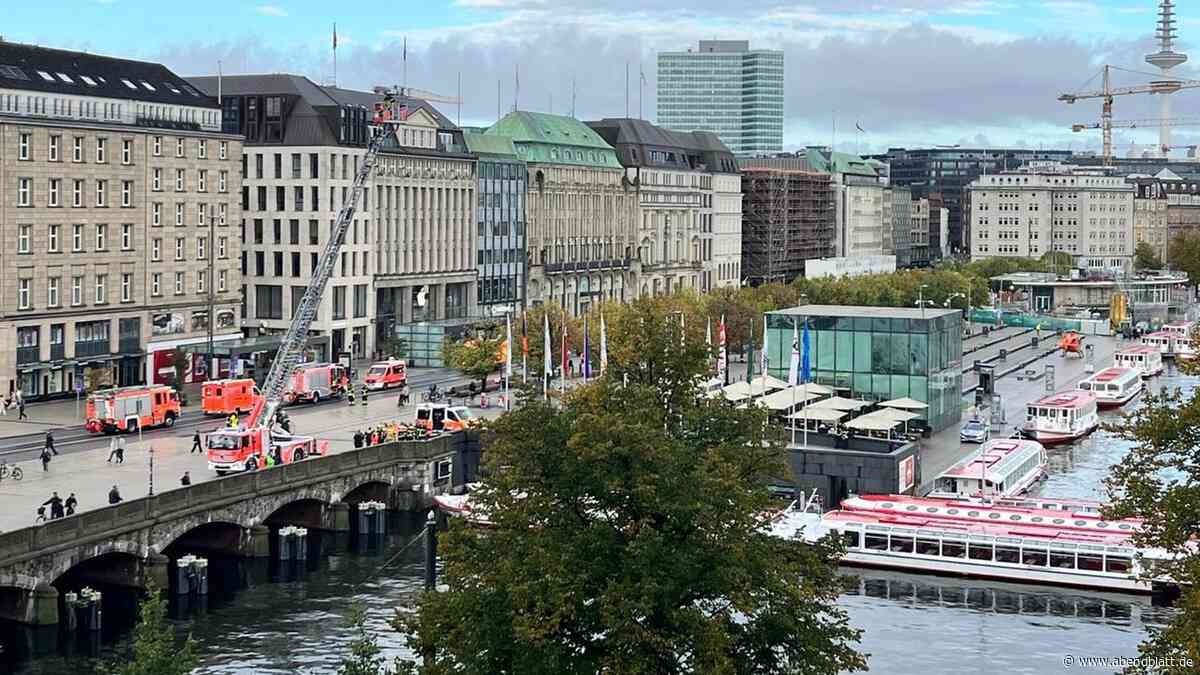 Großaufgebot am Jungfernstieg: Hubschrauber und Rettungstaucher im Einsatz