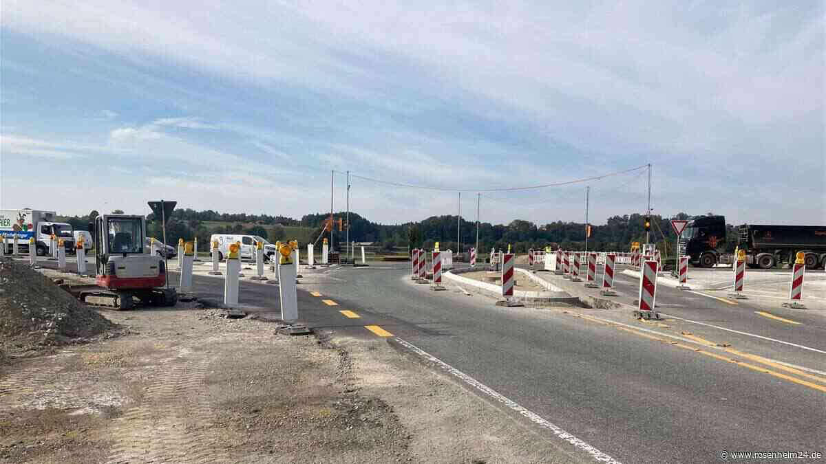 Ampelbau an B15 bei Griesstätt geht in die letzte Phase: Lange Wartezeiten für Autofahrer