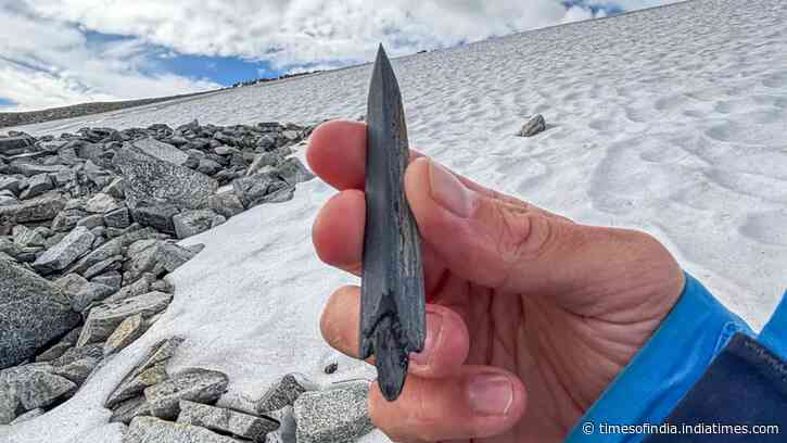 Norway’s melting mountain ice reveals 48 prehistoric arrows, including one up to 6,000 years old