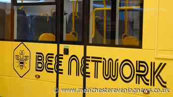 Bee Network bus seen on wrong side of M67 as it drives into oncoming traffic