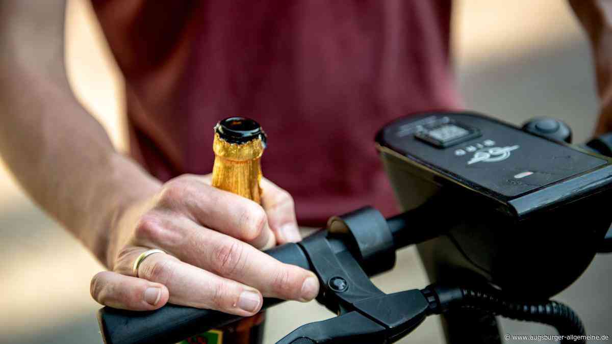 Polizei erwischt zwei Betrunkene auf E-Scooter