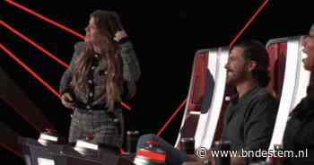 ‘Nog nooit meegemaakt’: Kelly Clarkson trekt extensions eruit op tv na opmerking van Voice-deelnemer