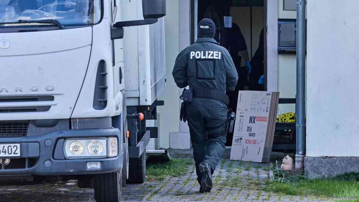 Duitse politie neemt tienduizenden opnames van nazimuziek in beslag