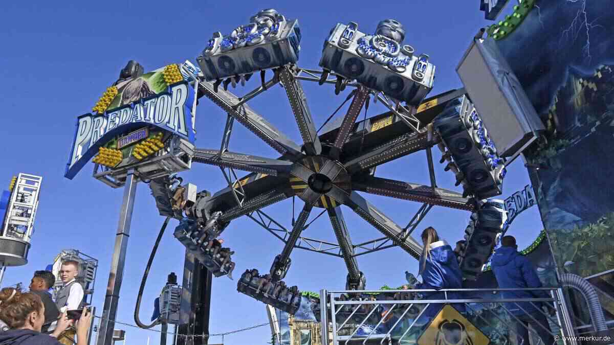 Schon wieder Probleme mit dem „Predator“: Wiesn-Fahrgeschäft steht erneut still