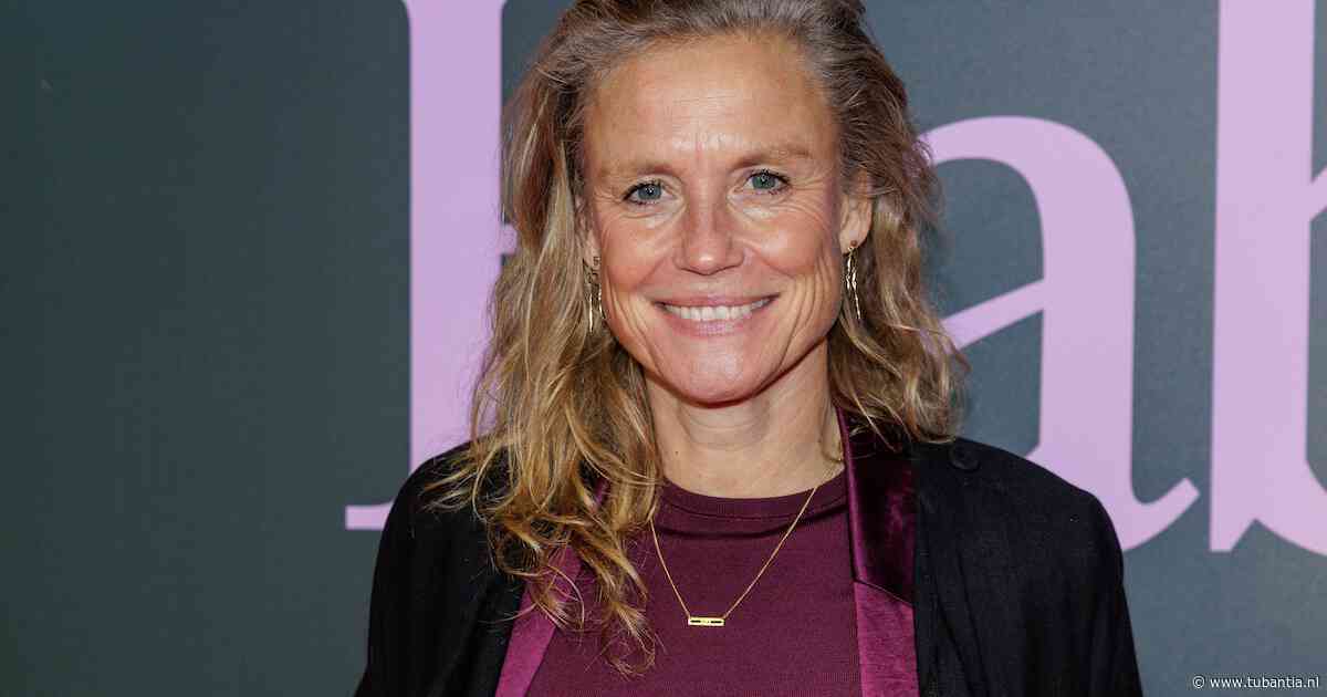Sophie Hilbrand komt met miniserie over oudejaarsconferences