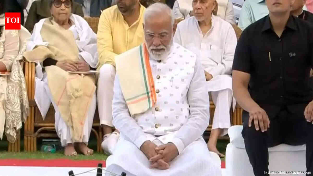 'May Bapu’s timeless message keep guiding us': PM Modi pays tribute to Mahatma Gandhi, attends prayer meet